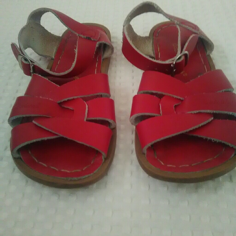 Saltwater sandals
